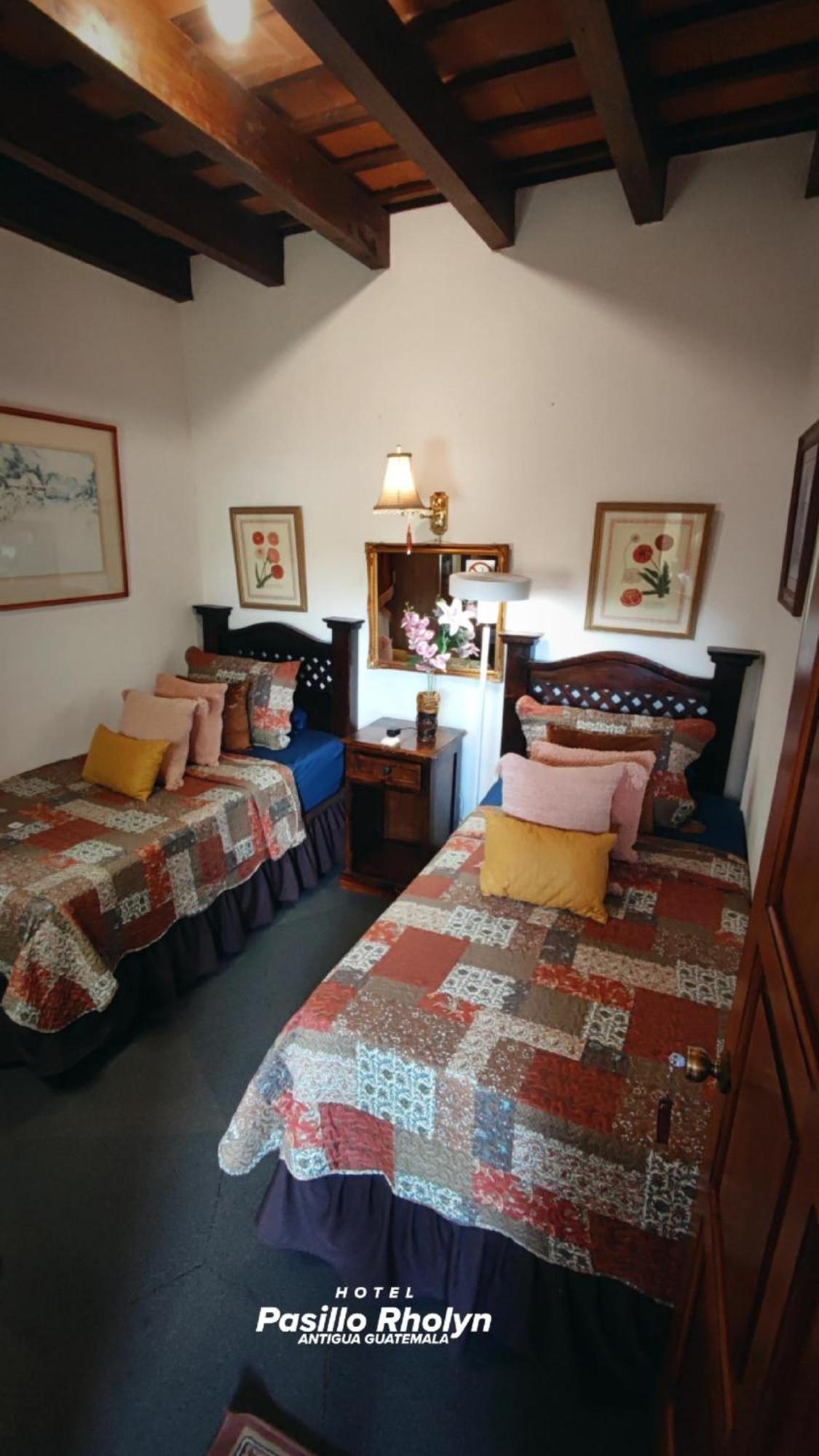 Hotel Rholyn Pura Vida !! Antigua Ngoại thất bức ảnh