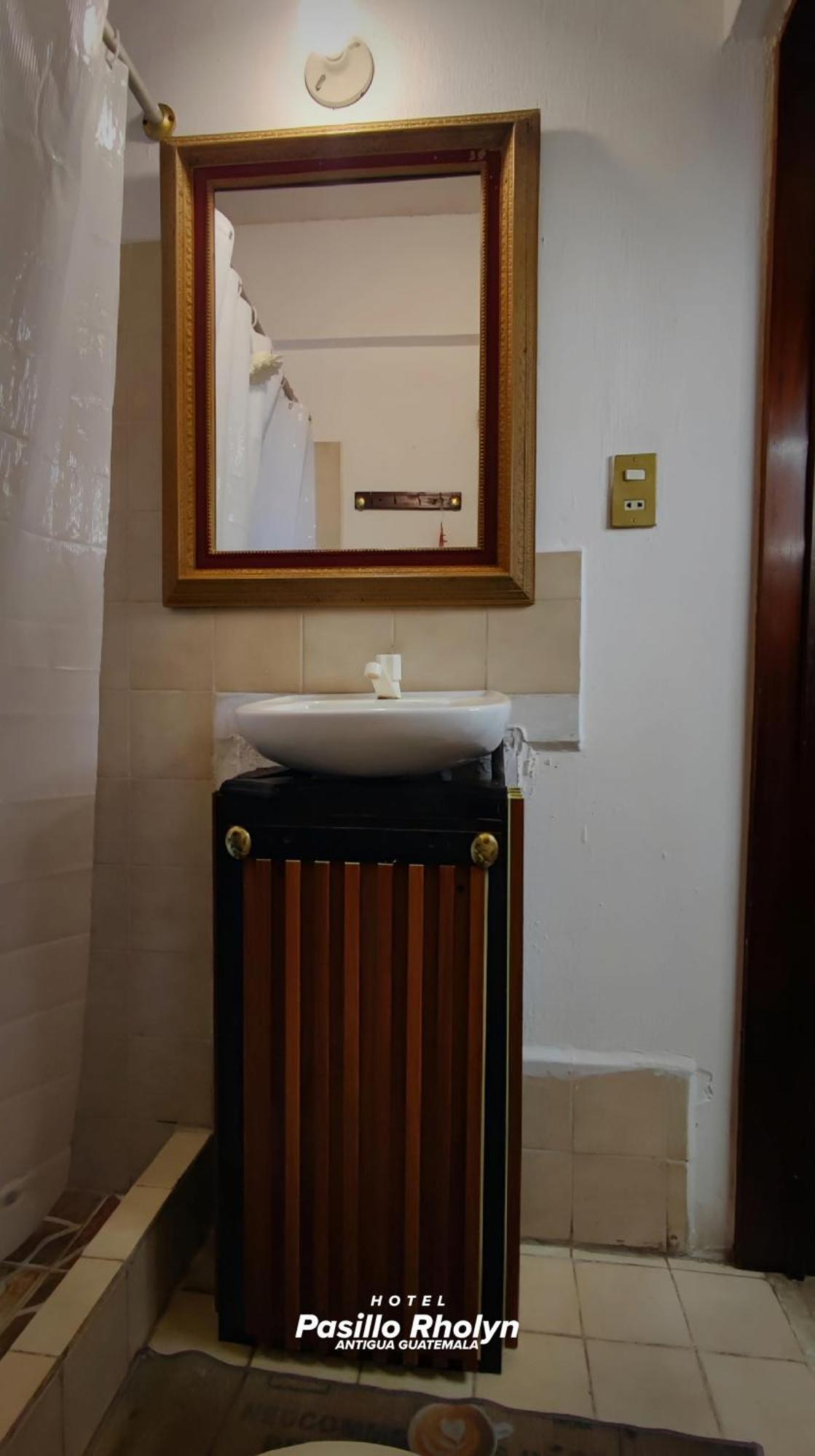 Hotel Rholyn Pura Vida !! Antigua Ngoại thất bức ảnh