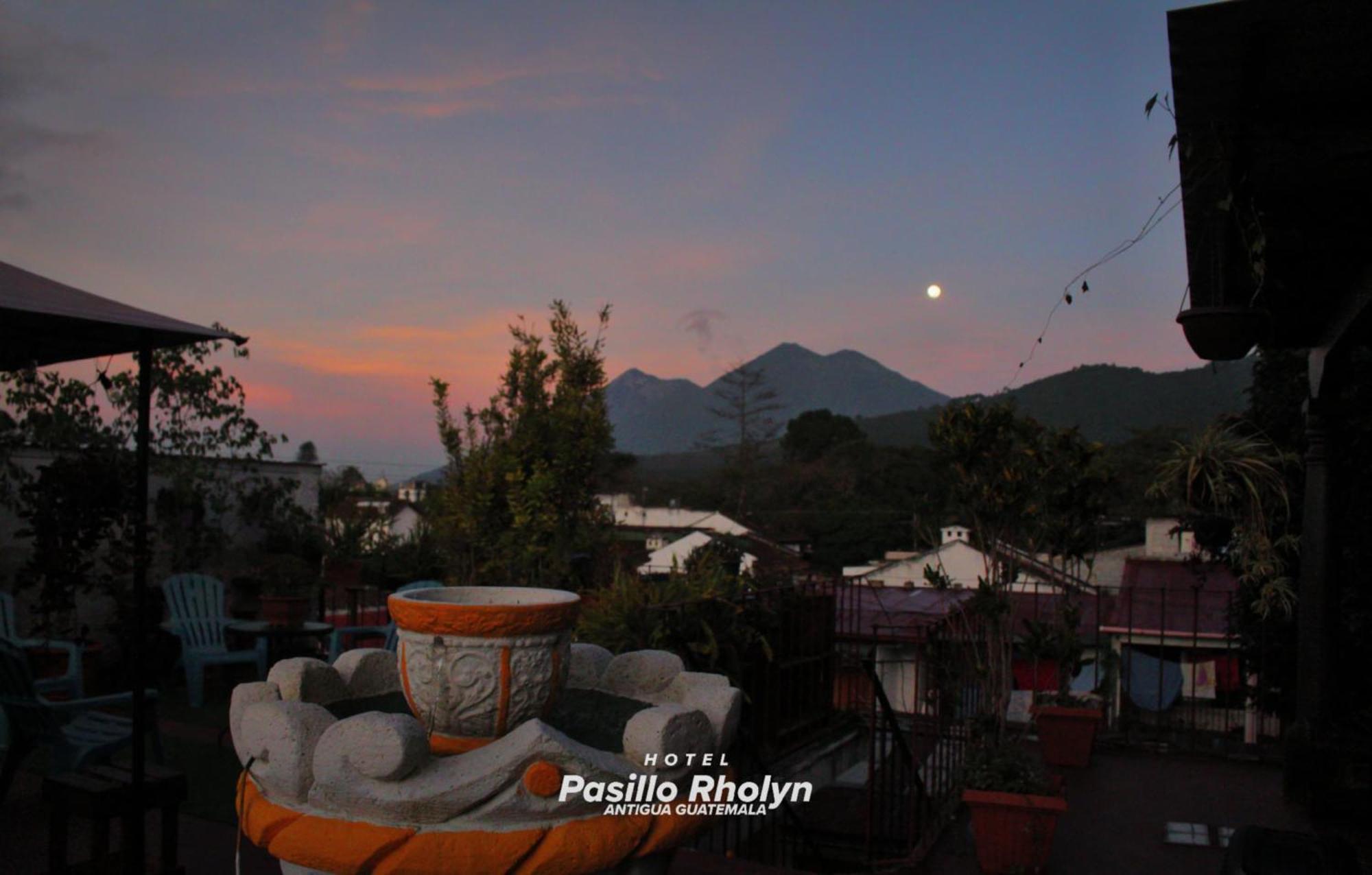 Hotel Rholyn Pura Vida !! Antigua Ngoại thất bức ảnh